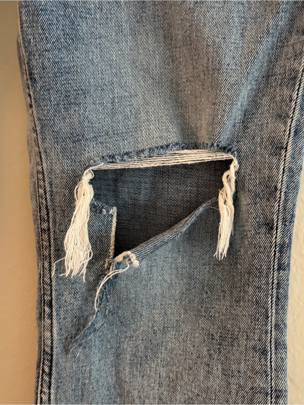 A&F | Distressed Jeans - Picture 2 of 4